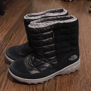 The North Face boys snow boots